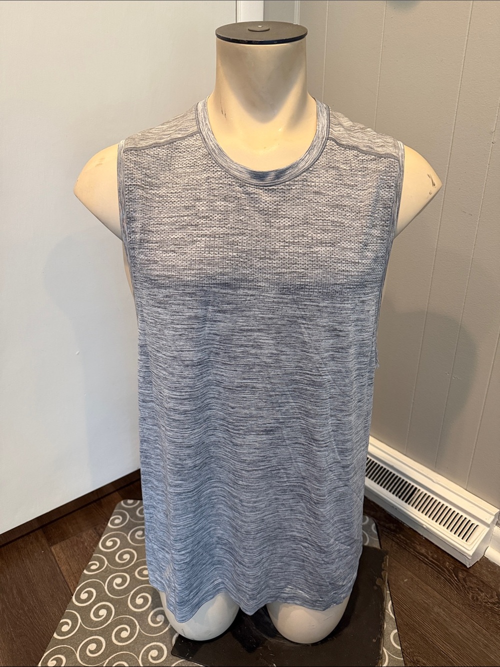 lululemon athletica Men's XL Heather Gray Performance Tank